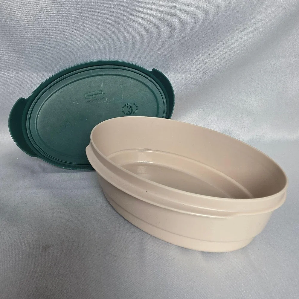 Vintage Rubbermaid Servin Saver 1.9 Pt Oval Food Storage Almond Green 375K 4